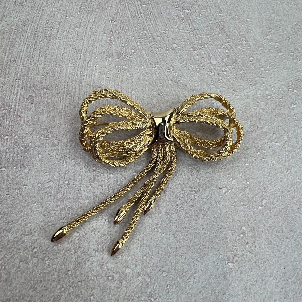 Bow Brooch Gold Tone Vintage Classy Classic‎ Elegant